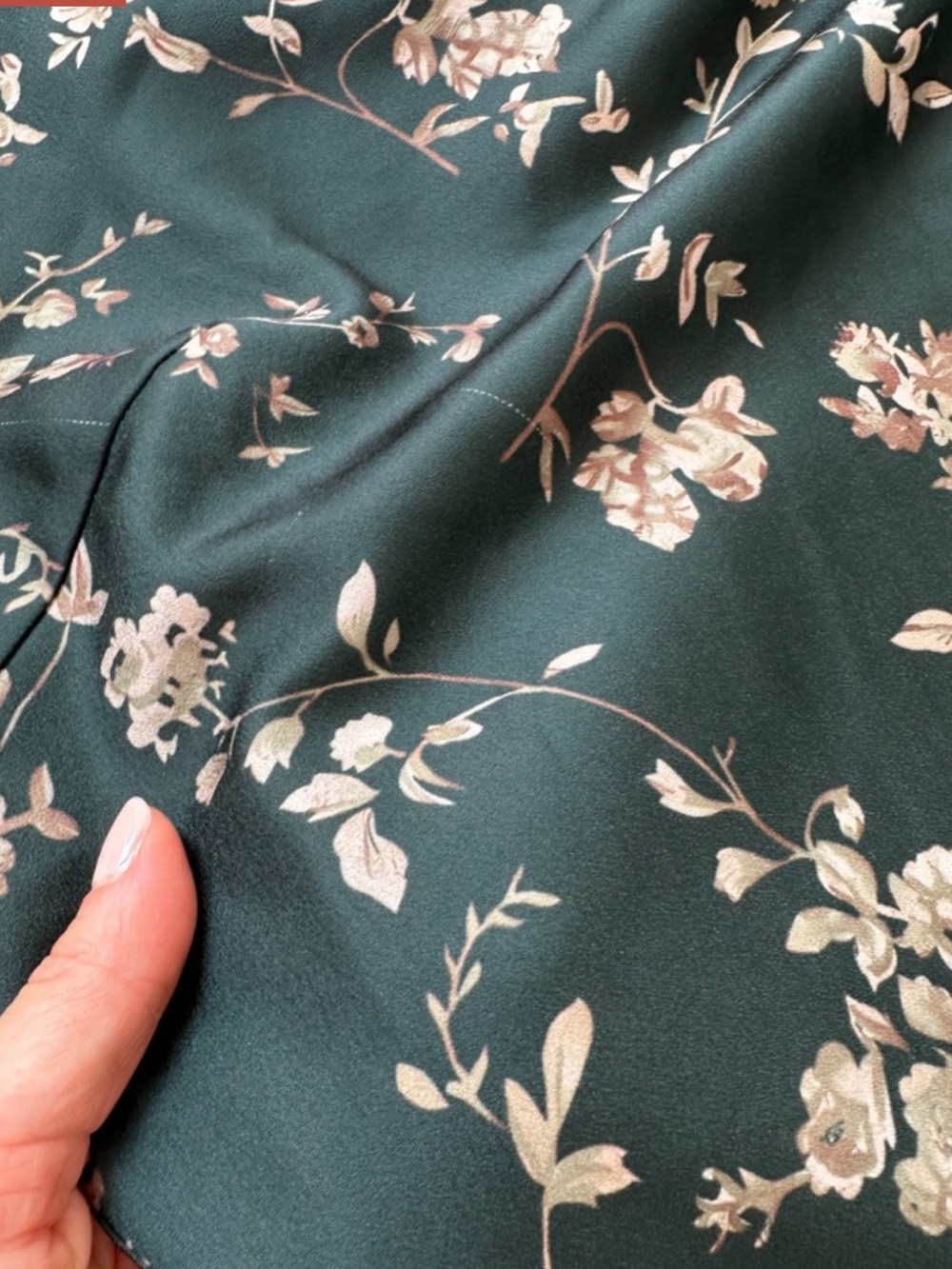 Sau Lee Callie Printed Gown Green Floral Maxi Dress Draped - Size US
6 - Picture 4 of 10